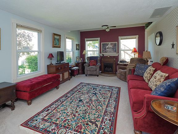 138 Grand St-103