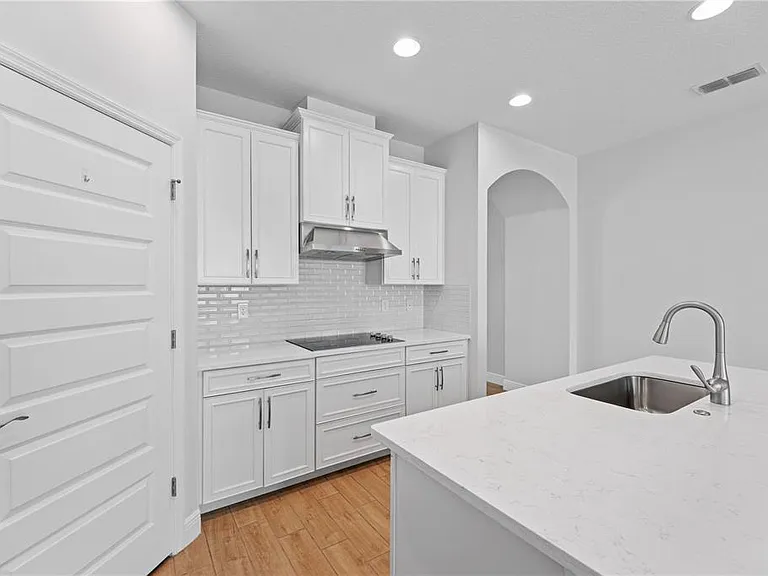 15537 Mango Isle St — Photo 29