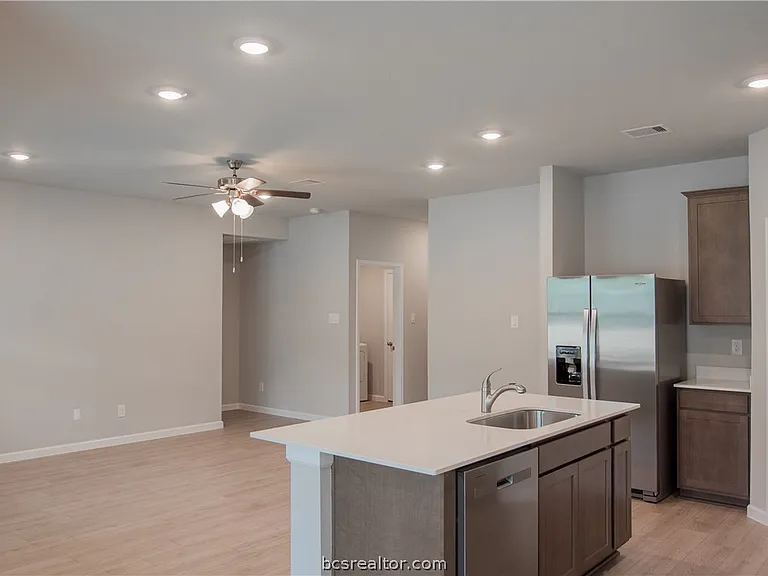 10652 Knox Dr — Photo 4