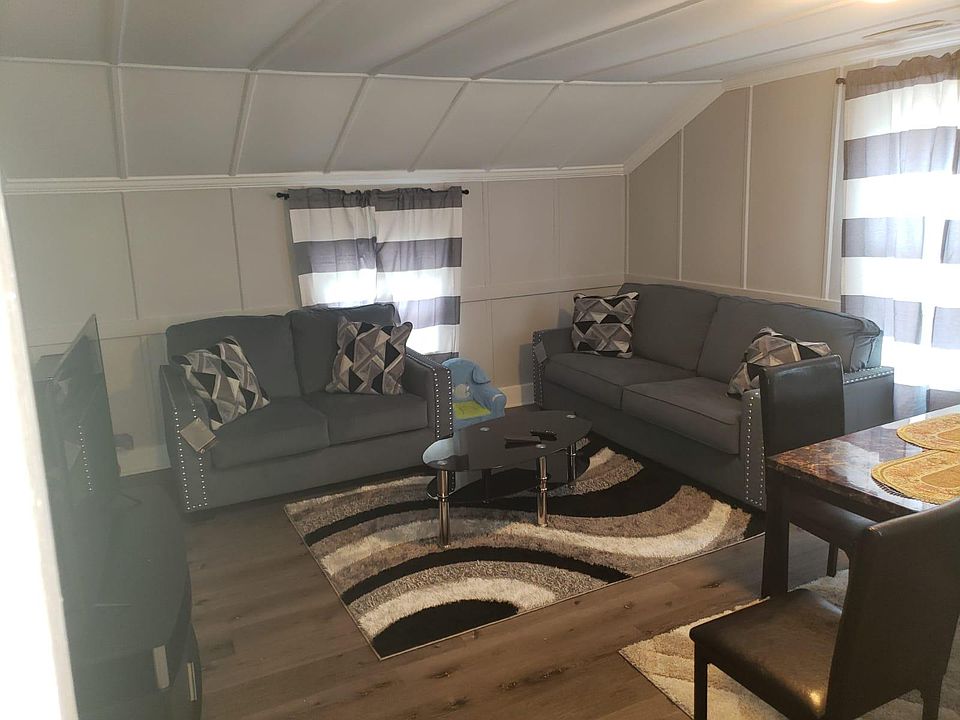 2nd image of 9 Grand St #2