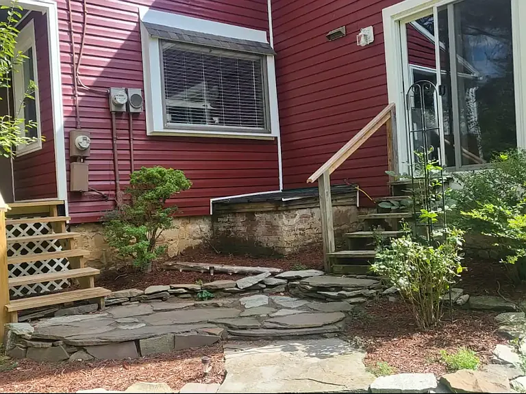 19 N Main St — Photo 5