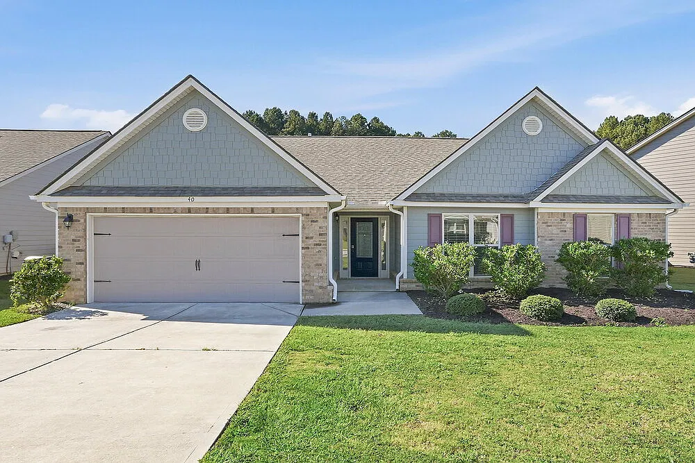 4 bed, 2.5 bath, 2200 sqft, $1,960 — Photo 1