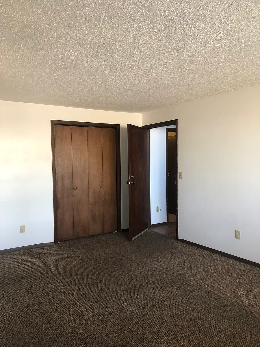 Building Photo - 228 S Garfield Ave #4
