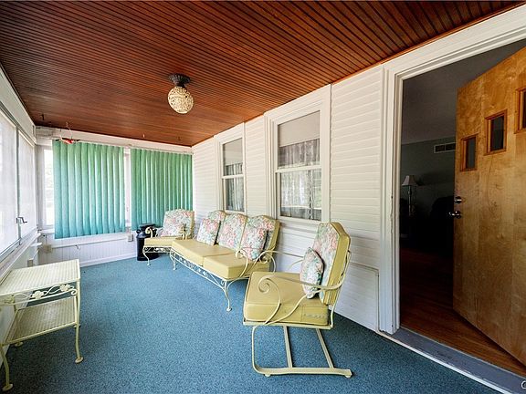 3rd image of 3407 Bellevue Ave