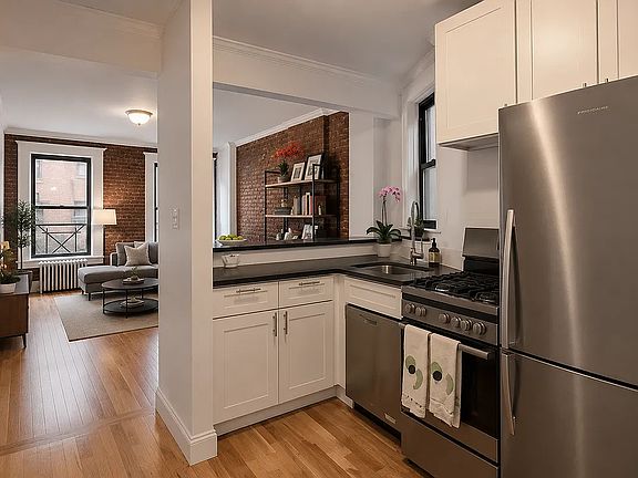 3rd image of 266 Elizabeth St #6
