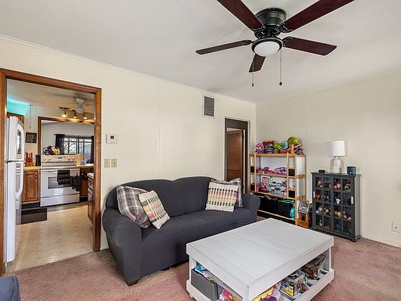 3rd image of 223 Sloan Ave