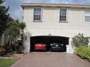 5121 Meadow Oaks Dr, Pompano Beach, FL 33073