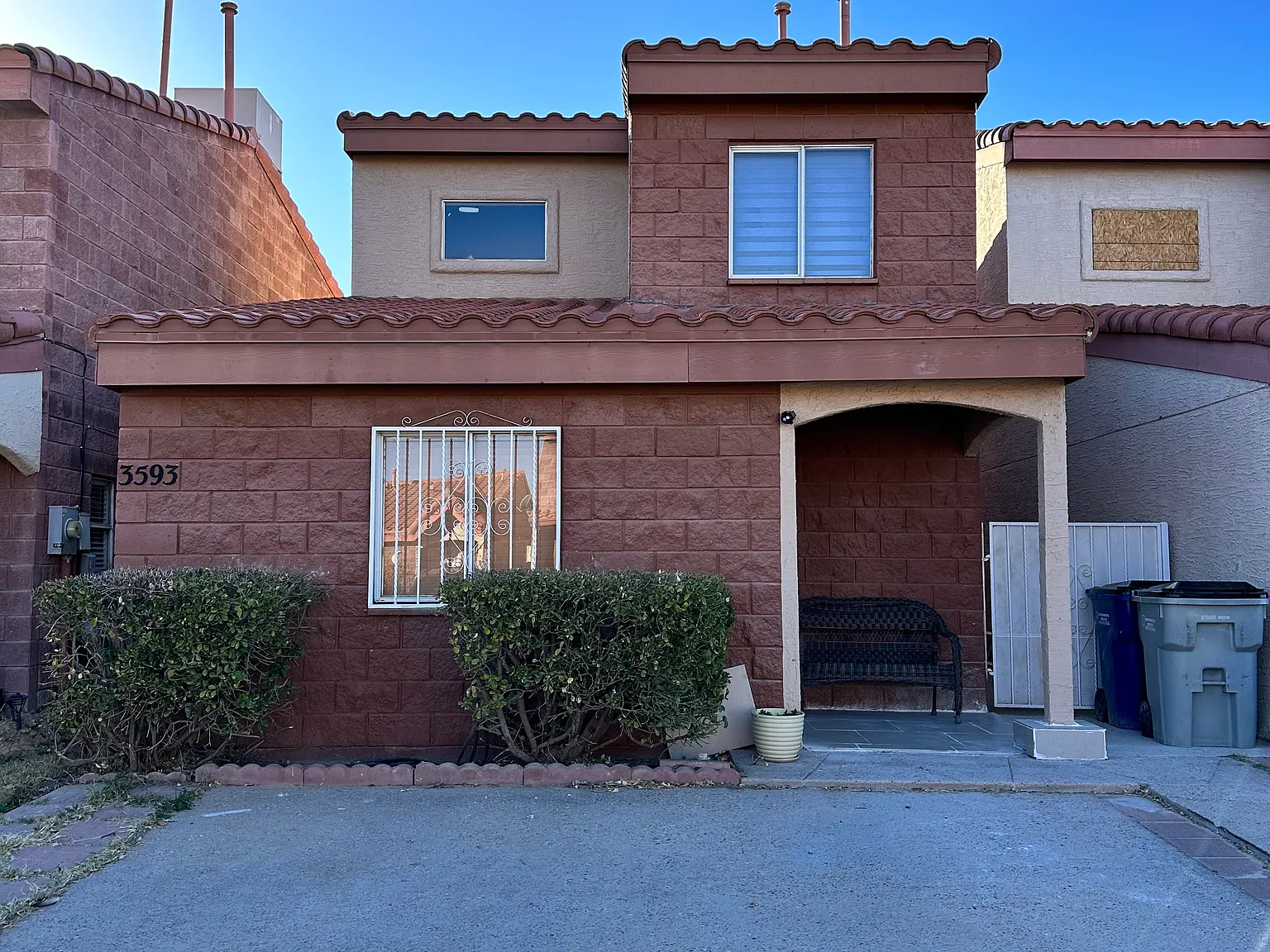 3 bed, 1286 sqft, $1,345 — Photo 1