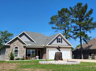 215 Glen Oaks Dr, Dothan, AL 36301