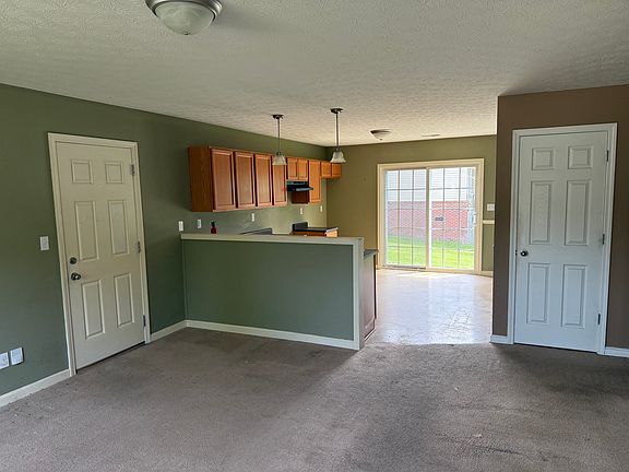 3rd image of 6212 Forsythia Ln