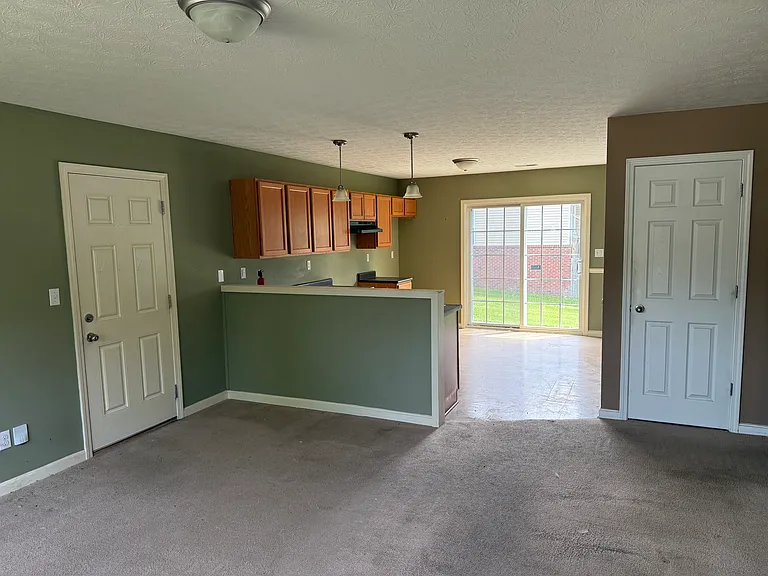 6212 Forsythia Ln — Photo 3