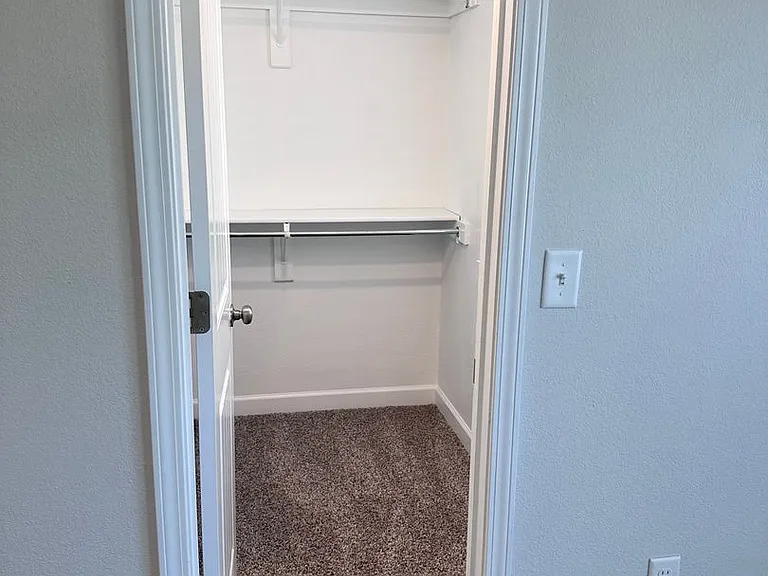 1406 NE Mary Ct — Photo 12
