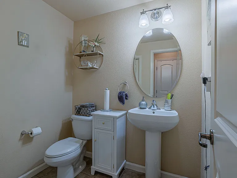 Spacious 3-Bedroom Townhouses in a Gated Community located in Rancho Cordova, CA — Photo 12