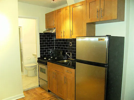 Rented by City Connections Realty | media 42