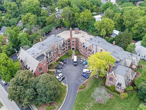 2nd image of 1211 Far Hills Ave