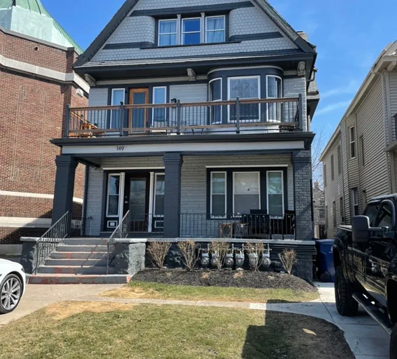 149 Richmond Ave #2