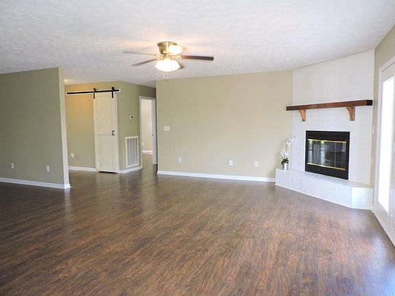 3rd image of 209 Chaney Dr