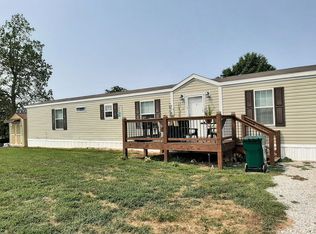 7 Clover Ln, Reeds Spring, MO 65737