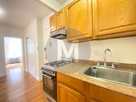 5th image of 155 E 99th St #5F
