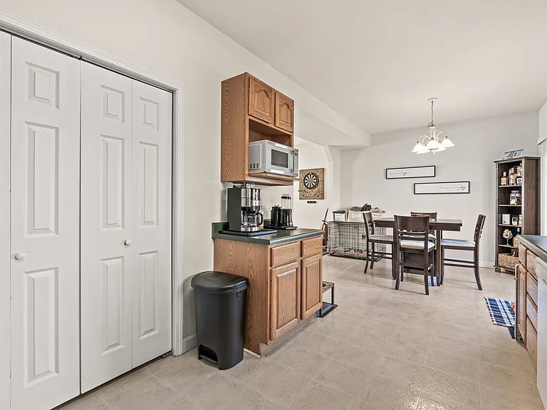 2109-2111 Primrose Dr — Photo 25