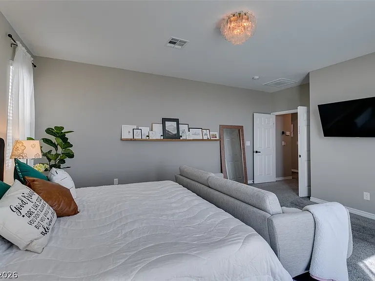8160 Skye Desert Dr — Photo 40