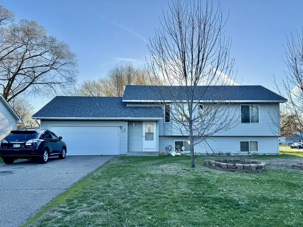 7431 Dupont Ave N, Brooklyn Park, MN 55444