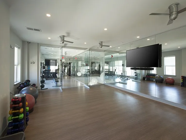 Legacy 521 Apartments — Photo 21