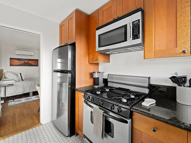 120 Maple St — Photo 10