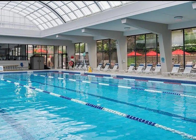1 Bay Club Dr #3S — Photo 2
