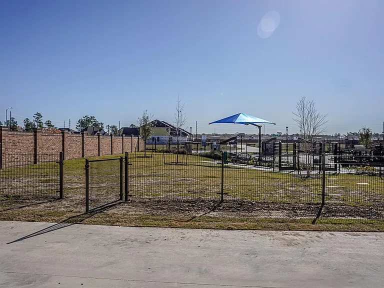 15810 Perthshire Creek Dr — Photo 31