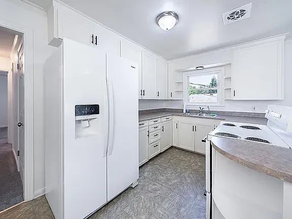 2 bed, 1402 sqft, $2,055 — Photo 2