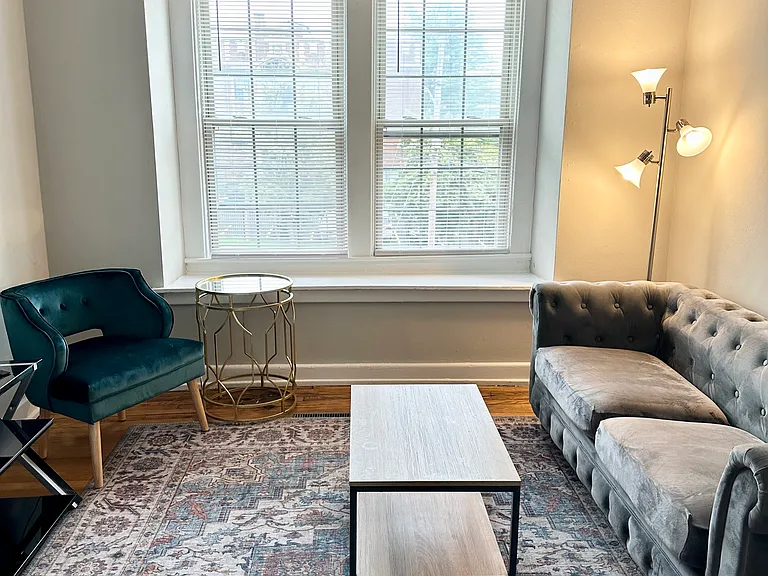 1009 Madison St #3 — Photo 4