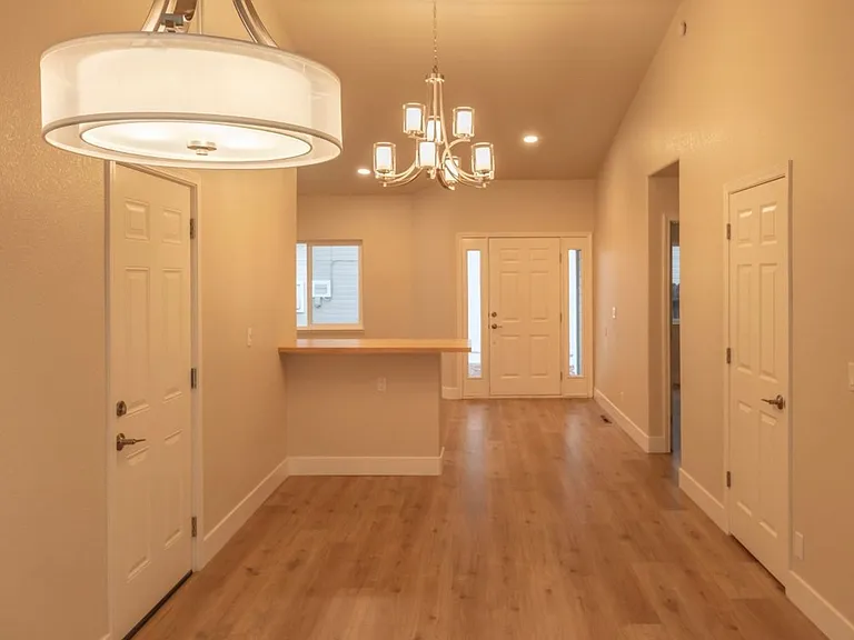 7562 Wheeldale Cir — Photo 12