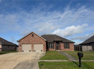 418 Lakewood Dr, Luling, LA 70070