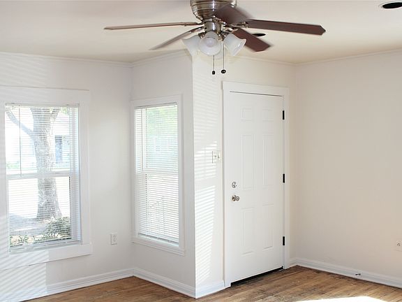 3rd image of 3712 Leland Ave