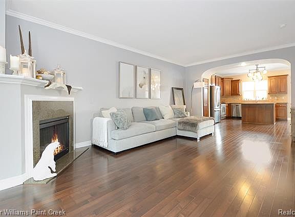 4th image of 6053 Windemere Ln