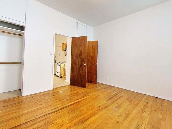 3rd image of 409 E 74th St #1C1