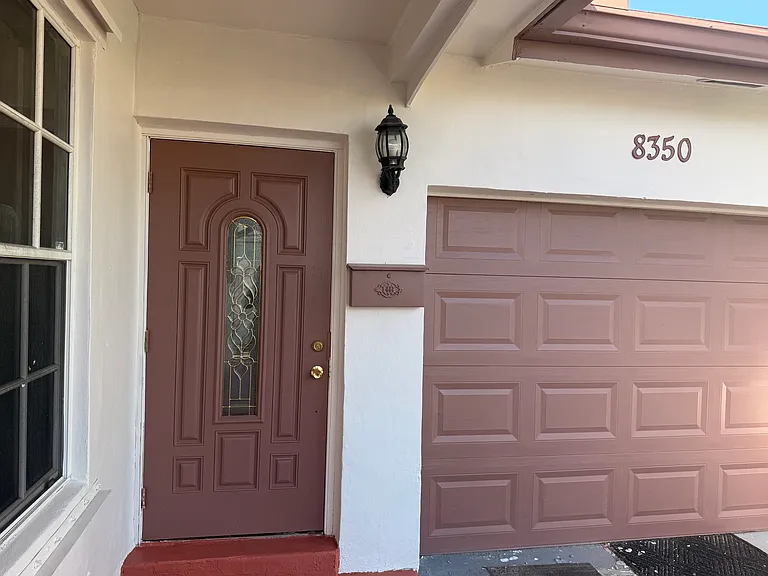 8350 NW 26th Pl — Photo 2
