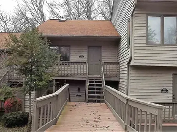 1851 E Waters Edge Dr #99, Bloomington, IN 47401