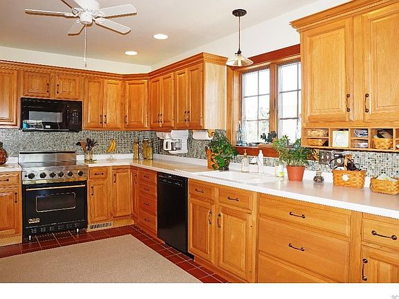 5th image of 520 E Cape Shores Dr