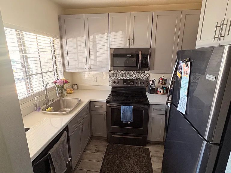 7801 N 44th Dr #1125 — Photo 5