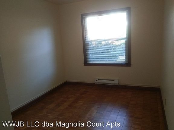 5th image of 2522 32nd Ave W #203