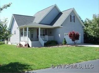 109 Kingfisher Ln, Mills River, NC 28759