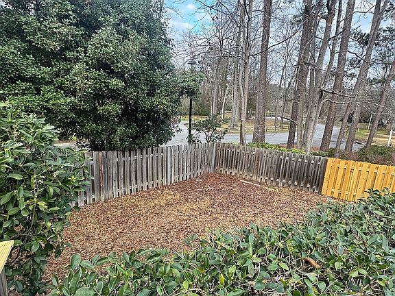 5th image of 2401 Willow Creek Ct W