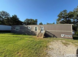 131 Shoshoni Dr, Smithville, TX 78957
