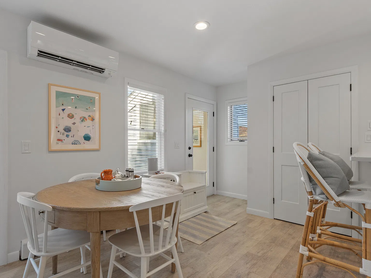 2 bed, 1.5 bath, 1060 sqft, $3,700 — Photo 3
