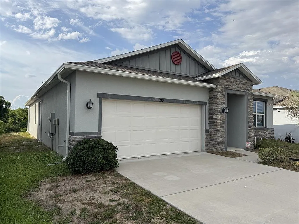 4 bed, 2.0 bath, 1943 sqft, $2,200 — Photo 3