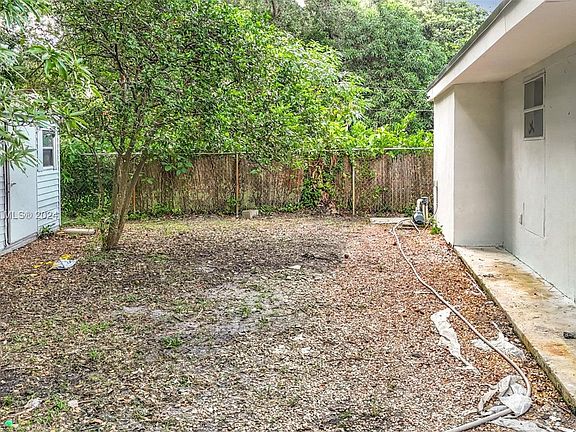 3rd image of 13250 NE 5th Ave