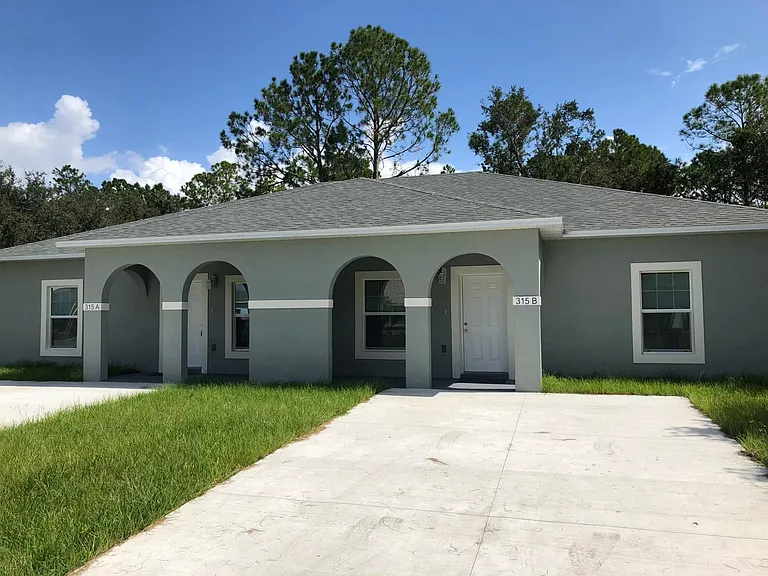 315 Clermont Dr — Photo 1