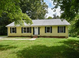 2802 Bardwell Rd, Greensboro, NC 27410